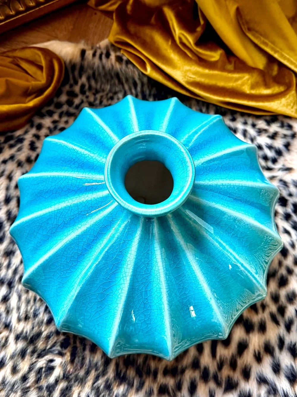 ♥️ Vintage LARGE Teal Ribbed Ceramic genie 🧞‍♂️Vase